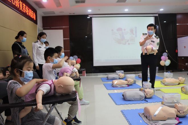 嬰兒綜合急救訓練模擬人